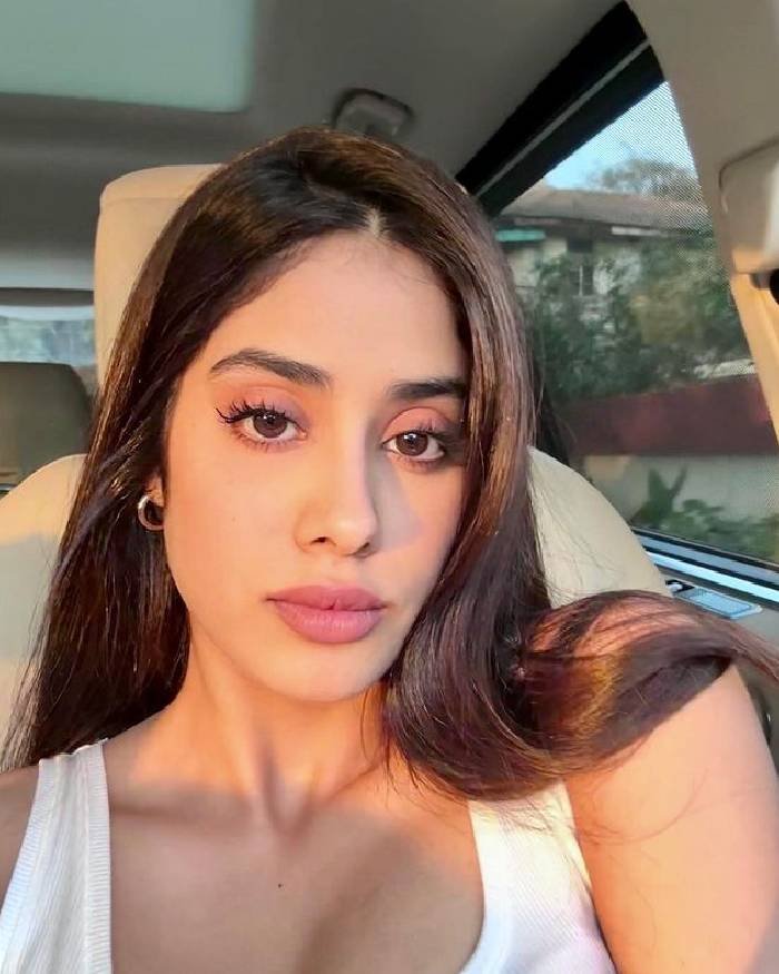 janhvi kapoor_teluguvox 1
